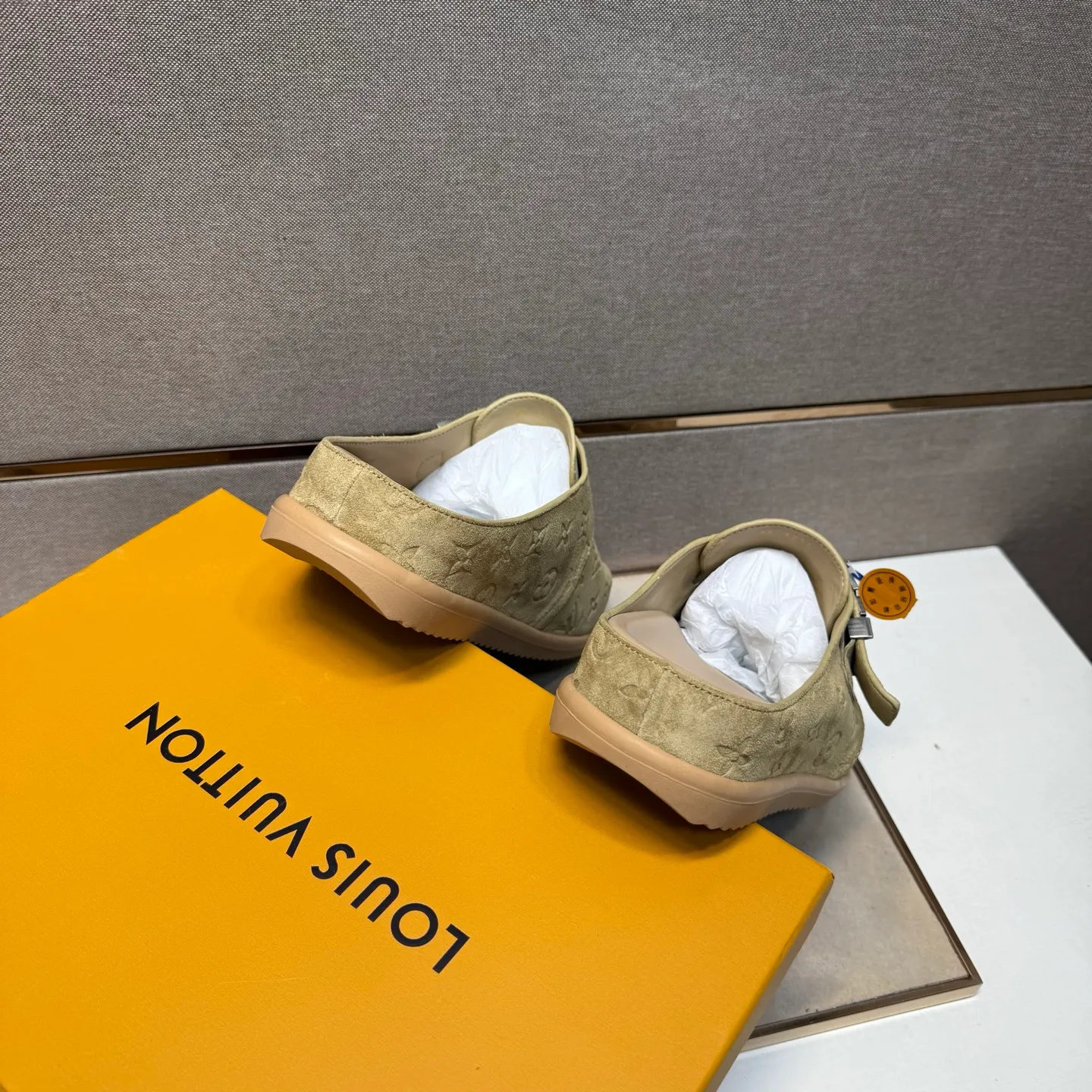 Men's men's shoes 💰pp540 [LV～] Men's casual half slippers 2025z cabinet sales simultaneously 🔶Size: 39-44 #️⃣ 🔷4 colors🔜The upper is made of multi-material splicing ➕Genuine leather lining, comfortable and breathable, sole: original comfortable and wear-resistant outsole, ⚠️Real thing📱Photographed🎬The real thing is better📢📢📢